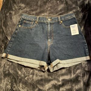 Denizen from Levi’s Women’s Vintage High Rise 3” Jean Shorts NWT